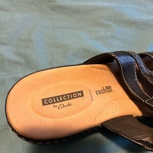 COPY - Size 9 Clarks sandals flower detail